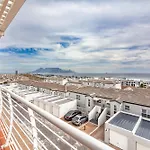 Beachfront Penthouse With Ocean & Table Mountain Views, 18 Dolphin Ridge