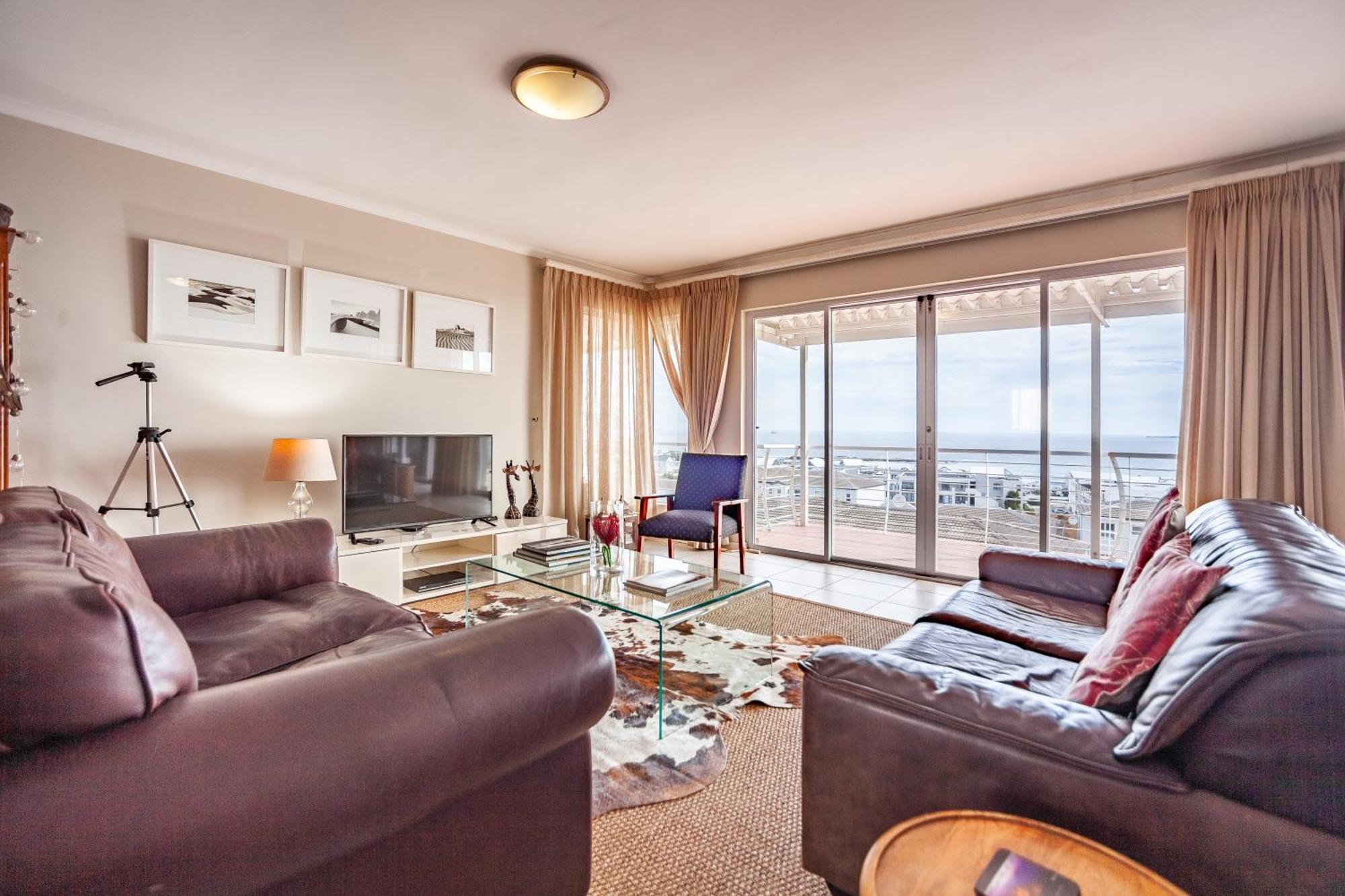 Beachfront Penthouse With Ocean & Table Mountain Views, 18 Dolphin Ridge * Cidade Do Cabo