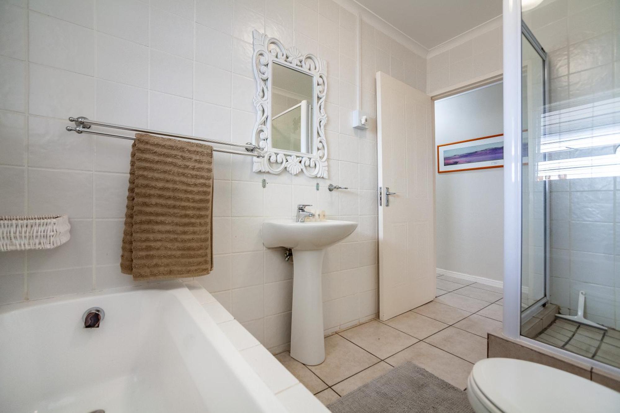 Beachfront Penthouse With Ocean & Table Mountain Views, 18 Dolphin Ridge * Cidade Do Cabo